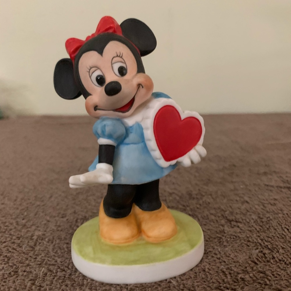 Vintage Disney Minnie Mouse with a Heart Figurine